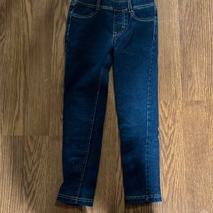 Levi’s girls size 6 legging pull on jeans.